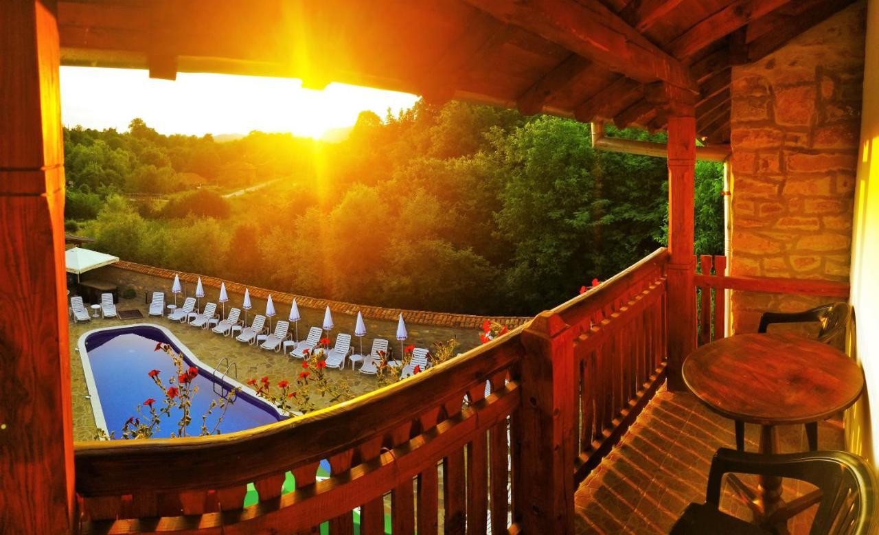 Yakovtsi Inn ภายนอก รูปภาพ