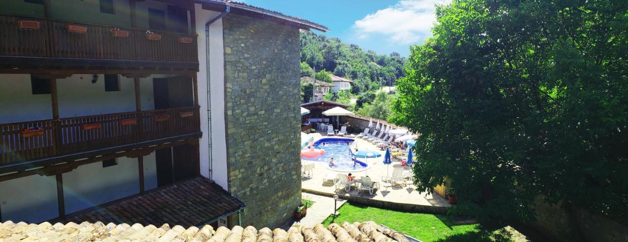 Yakovtsi Inn ภายนอก รูปภาพ
